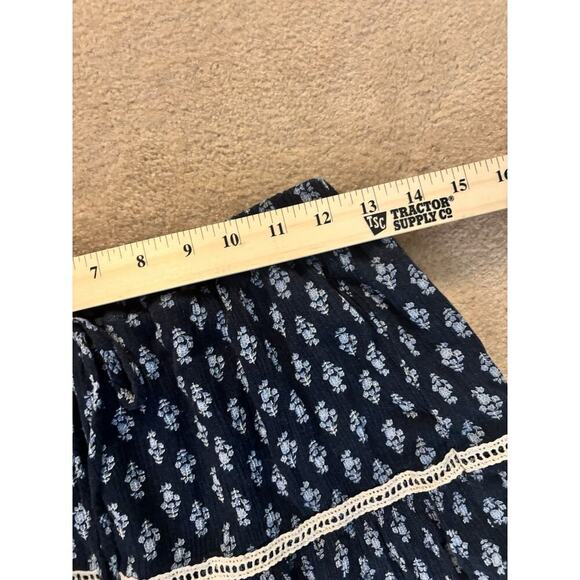 Luxe Navy And Cream Floral Mini skirt Size Small - Picture 5 of 5